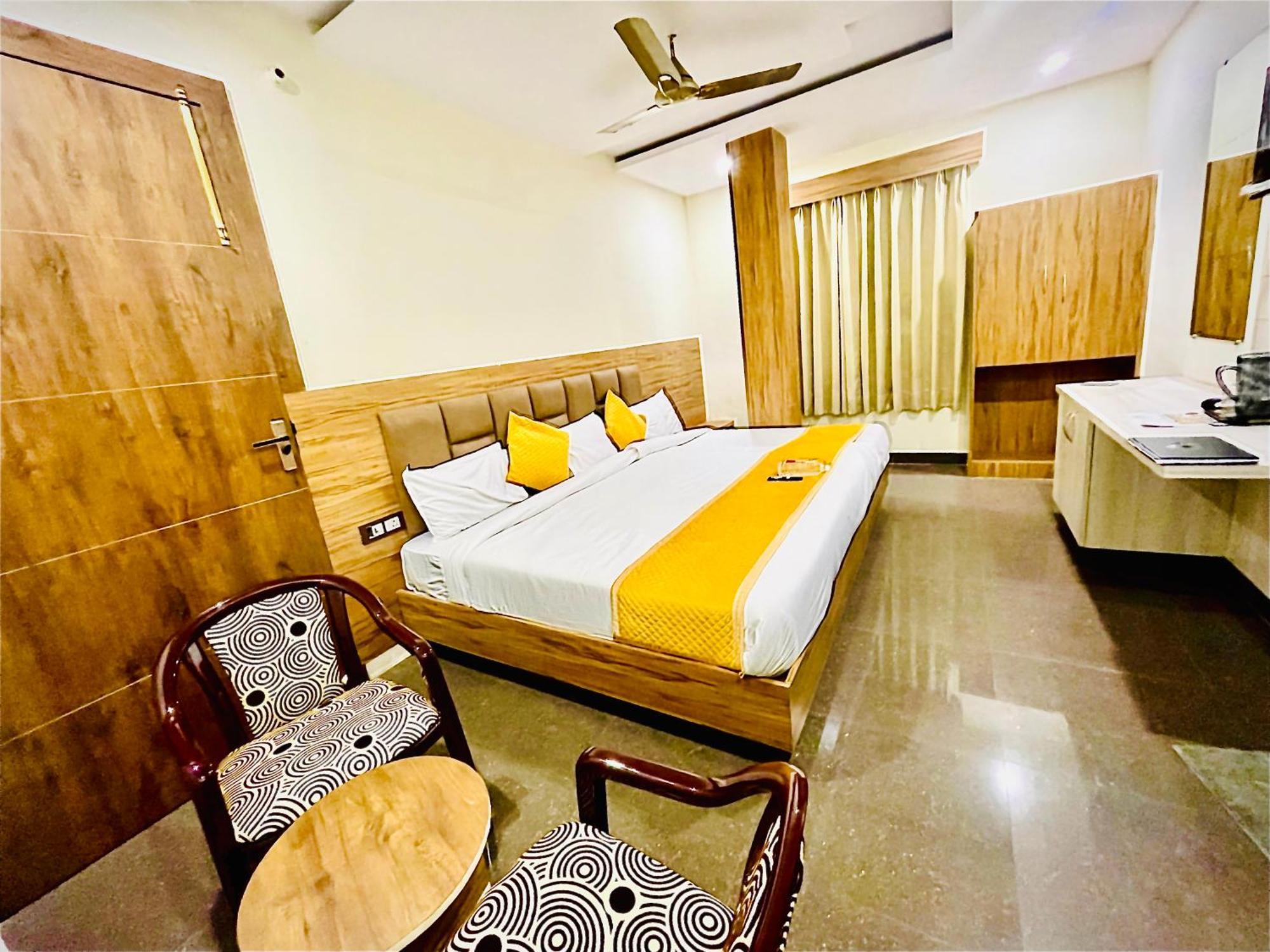 Hotel Nidhivan Mukund - Best Rated Area - In House Parking Vrindāvan Exterior foto